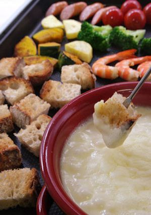 ホットプレートでチーズフォンデュ-レシピのメイン写真