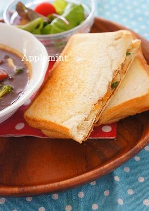 シーチキンとチーズのピリ辛ホットサンド-レシピのメイン写真