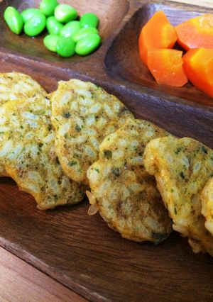 離乳食後期☆手づかみ！ごはんと卵のお焼き-レシピのメイン写真