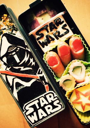 カイロレン スターウォーズ弁当 指つき-レシピのメイン写真