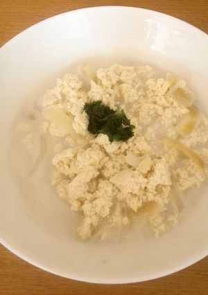 豆腐とタマネギのココナッツ風味スープ-レシピのメイン写真
