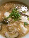 簡単♪豆腐とカニきのこのとろみ中華スープ