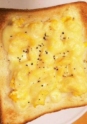 簡単！マヨたまチーズトースト。朝食に！-レシピのメイン写真