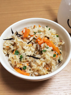 簡単!彩!ひじきとじゃこの炊き込みご飯-レシピのメイン写真