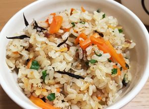 簡単！彩！ひじきとじゃこの炊き込みご飯-レシピのメイン写真