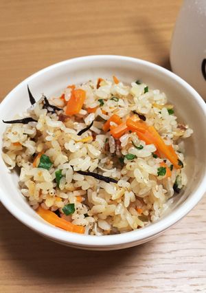 簡単！彩！ひじきとじゃこの炊き込みご飯-レシピのメイン写真