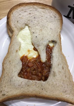 チーズ&ミートソースのねこホットサンド-レシピのメイン写真