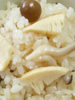 たけのことしめじの☆炊き込みご飯♪-レシピのメイン写真