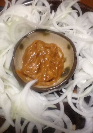 スライス玉ねぎのピーナッツマヨだれ-レシピのメイン写真