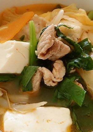 野菜たっぷり☆ピリ辛豚キムチ鍋-レシピのメイン写真
