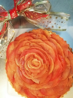 お花みたい!りんごのベイクドチーズタルト-レシピのメイン写真