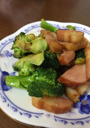 ベーコンとブロッコリーのにんにく炒め-レシピのメイン写真