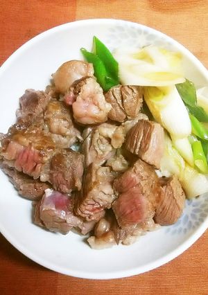 牛肩ロースDEすき焼き風ステーキ丼♪-レシピのメイン写真