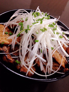 バーナーで簡単!本格炭火焼き風豚丼♪-レシピのメイン写真