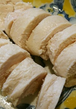 塩麹でしっとりジューシー！かんたん鶏ハム-レシピのメイン写真