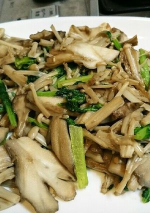舞茸とえのきと大根葉の炒め物-レシピのメイン写真