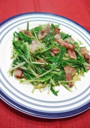 水菜とベーコンのオイマヨ炒め-レシピのメイン写真
