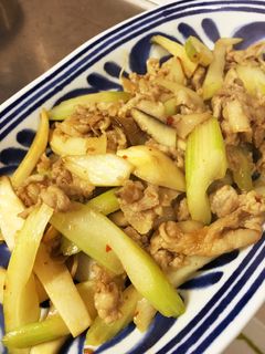 簡単◎セロリと豚肉のピリ辛中華炒め-レシピのメイン写真