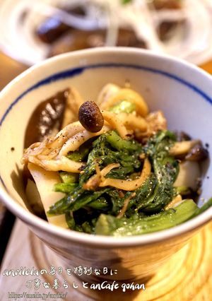 バター醤油香る*簡単春菊ときのこの酒蒸し-レシピのメイン写真