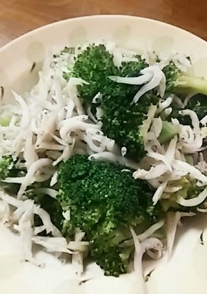 ☆ブロッコリーのニンニクじゃこ炒め☆-レシピのメイン写真