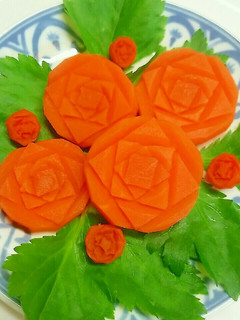 ニンジンで☆薔薇の飾り切り♪-レシピのメイン写真