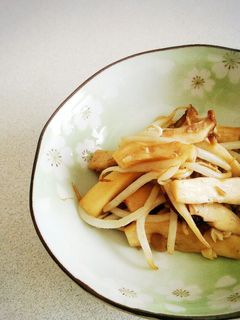 ご飯がススム!エリンギと舞茸のバター炒め-レシピのメイン写真
