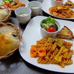 รูปของ パスタに♡リコッタチーズとトマトのソース