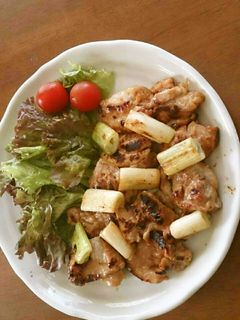 簡単美味♡鶏もも肉のネギ塩麹炒め♪-レシピのメイン写真