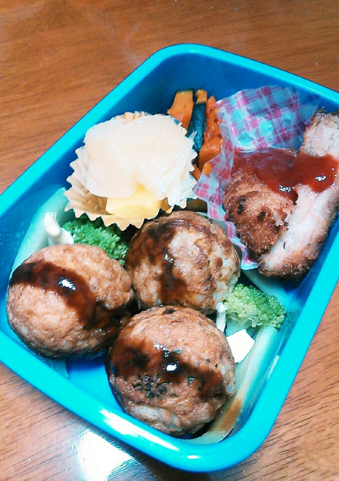 チビ冬の弁当*たこ焼き風焼おにぎり-レシピのメイン写真