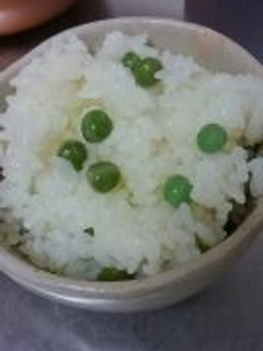 缶詰★鮮やかなグリンピースご飯-レシピのメイン写真
