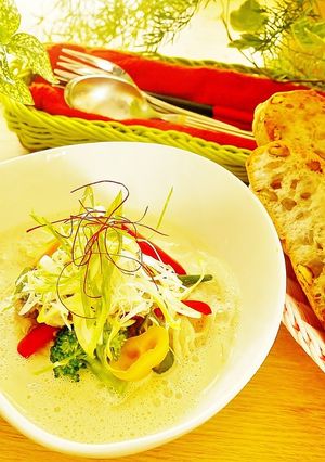 女性に嬉しい♡彩り野菜の豆乳蕎麦♪-レシピのメイン写真