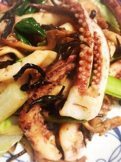 イカと小松菜のマヨ醤油炒め ひじき入り!-レシピのメイン写真