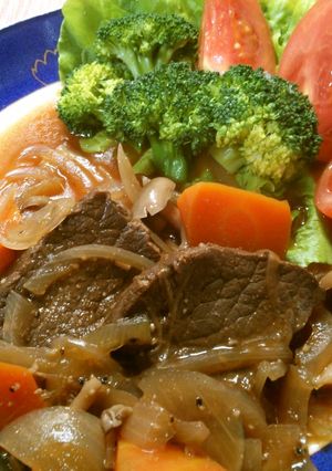 簡単クリスマスにも♪牛肉の赤ワイン煮込み-レシピのメイン写真