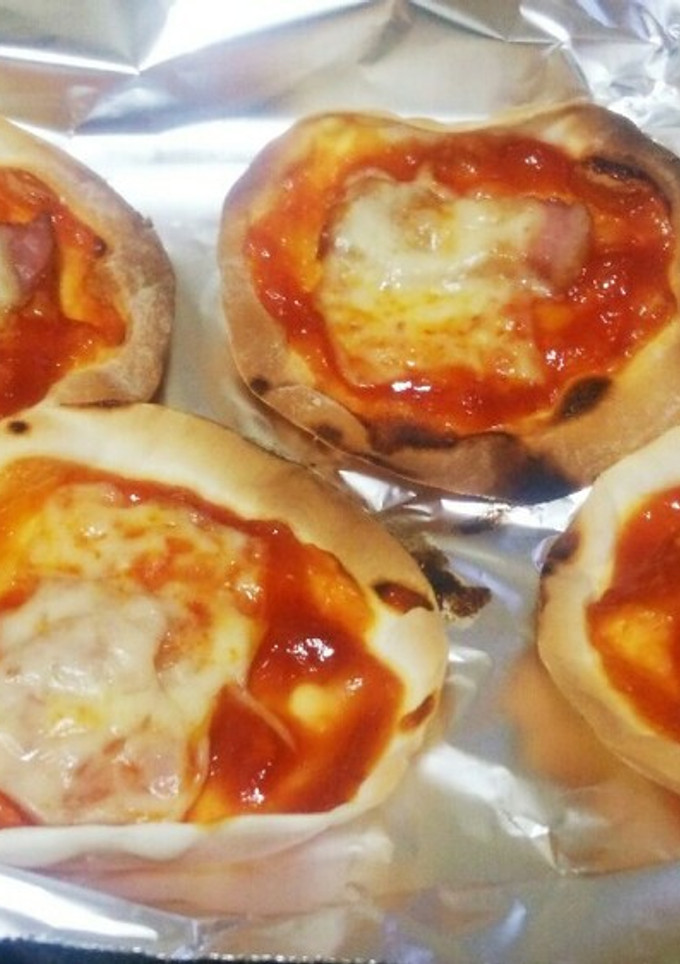 簡単おつまみ☆トースターで餃子の皮ピザ-レシピのメイン写真
