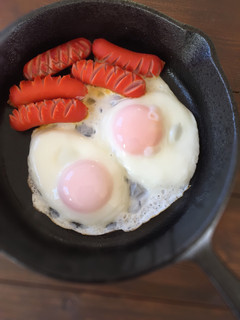 スキレットで♪第3弾♪簡単朝食目玉焼き♡-レシピのメイン写真