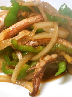 簡単!イカげそと野菜のバター炒め-レシピのメイン写真
