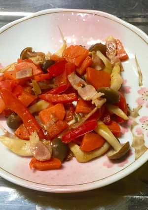 ふなしめじとパプリカとにんじんの野菜炒め-レシピのメイン写真