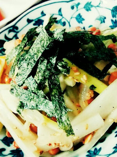 簡単!ごま油香る大根の皮と納豆の安レシピ-レシピのメイン写真