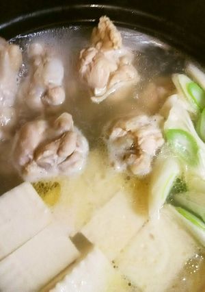 プルップル♪鶏手羽元DE水炊き風湯豆腐♪-レシピのメイン写真