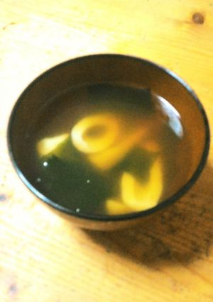 朝食時短シリーズちくわとわかめのお吸い物-レシピのメイン写真