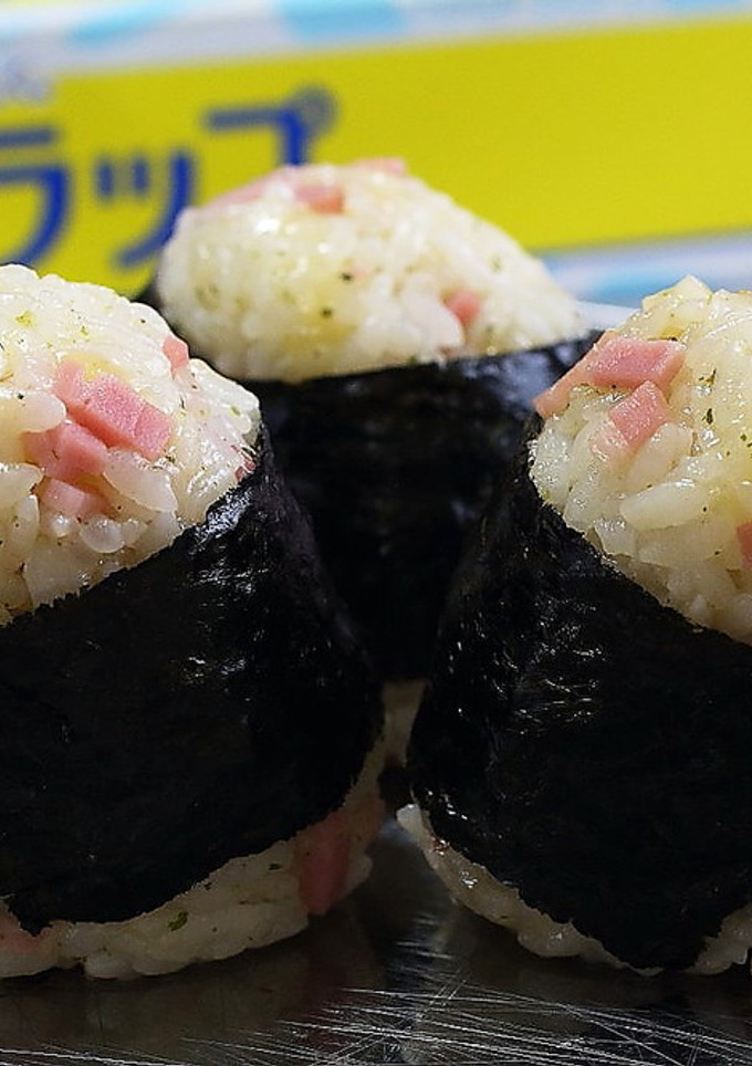 とっても簡単！ハムとチーズのおにぎり-レシピのメイン写真