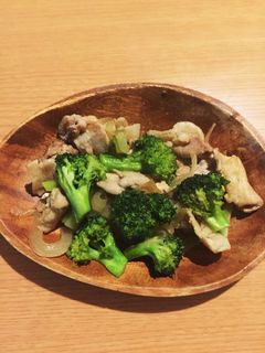 ブロッコリーと豚肉のオイマヨ炒め-レシピのメイン写真