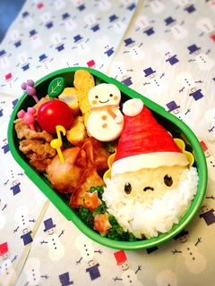 クリスマスキャラ弁 サンタと雪だるま-レシピのメイン写真