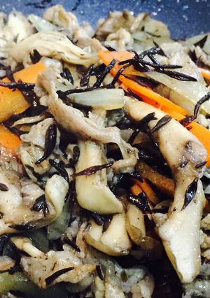 メインにどうぞ♡舞茸と豚肉の含め煮-レシピのメイン写真