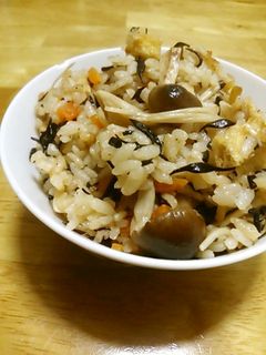 ひじきときのこの炊き込みご飯-レシピのメイン写真