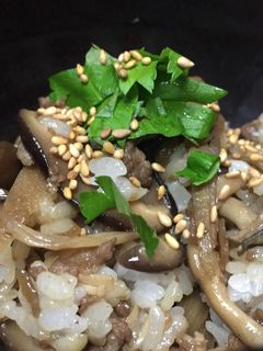 簡単!牛肉ときのこの混ぜご飯-レシピのメイン写真