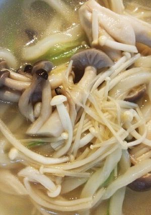 丸ごとチキン 骨まで使ってあったかうどん-レシピのメイン写真