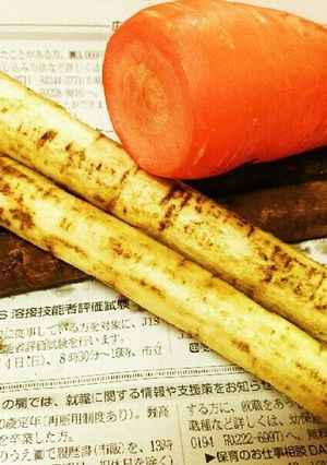 裏技！ごぼう、人参の皮剥き子どもでも◎-レシピのメイン写真