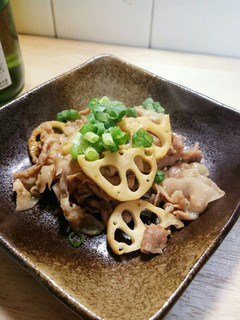 簡単☆豚バラ切り落とし肉と蓮根の甘辛炒め-レシピのメイン写真