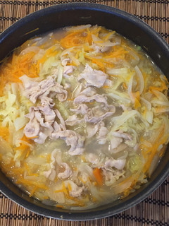 〆は卵スープ♫ 野菜たっぷり豚しゃぶ鍋-レシピのメイン写真
